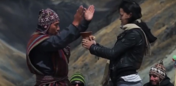 Michelle Rodriguez aparece tomando o chá ayahuasca no trailer do documentário "The Reality Truth" - Reprodução 