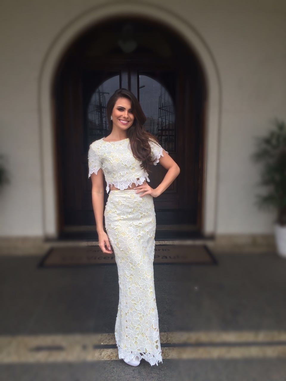 16.jul.2016- Os ex-BBBs Kamilla Salgado e Eliéser Ambrósio se casaram no civil neste sábado, em São Paulo - Rubens Caetano / MF Models Assessoria