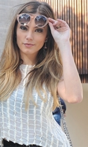 Camila (Buna Hamu) - Filha de Hércules (João Vitor Silva/ Danilo Granghéia) e Carmem (Bianca Salgueiro). Neto de Mág (Vera Holtz) e Fausto (Tarcísio Meira). Irmã de Ana Luiza (Bianca Muller) e Tiago (Humberto carrão). Se envolve com Robinson (Gabriel Chadan) - Reinaldo Marques/Globo