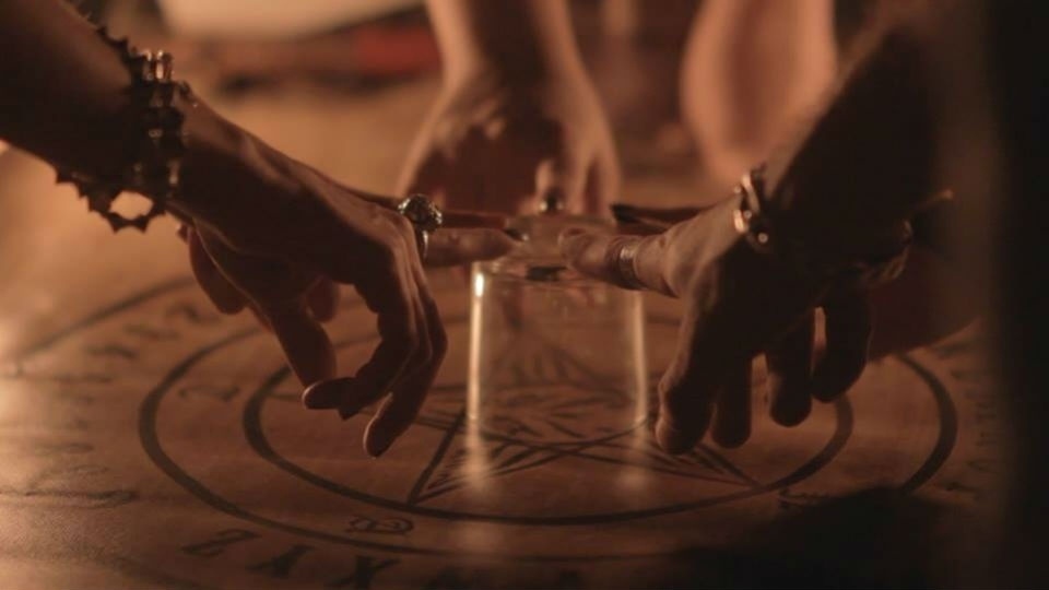 Cena do filme "Jogo do Copo" (2014), de Amanda Maya - Reprodução