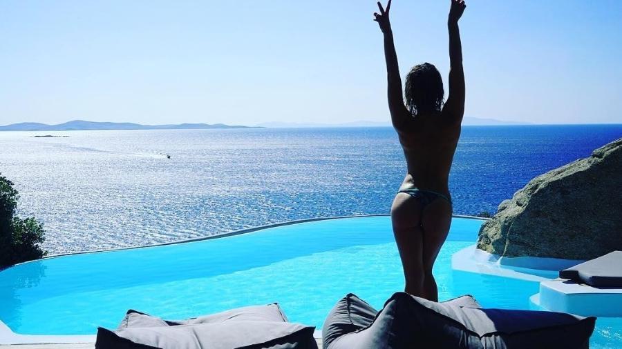 Giovanna Ewbank faz topless na Grécia - Reprodução/Instagram