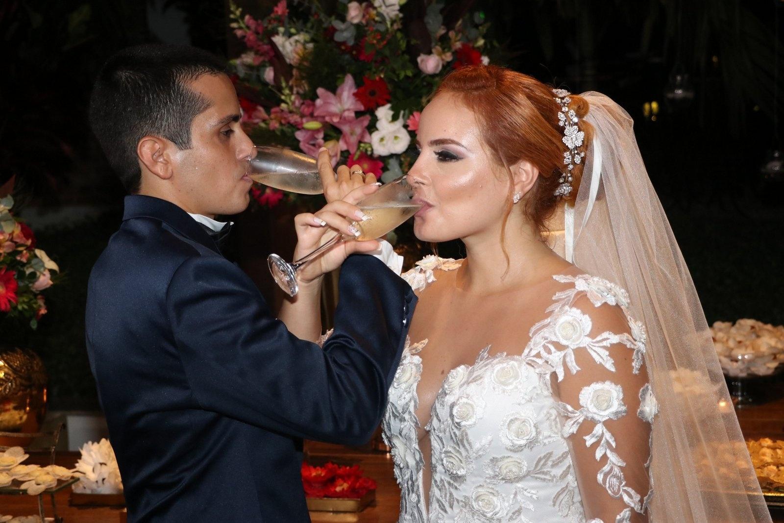 Casamento da cantora Bruninha - AgNews