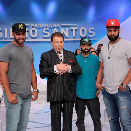 Silvio Santos recebeu em seu programa o muralista Paulo Terra e sua equipe para agradecer por homenagem na avenida 23 de Maio, em São Paulo - Lourival Ribeiro/SBT - Lourival Ribeiro/SBT