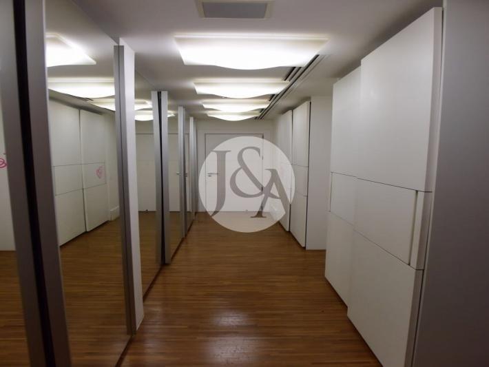 Além da morte de Dona Alda, Sasha, filha da apresentadora, foi estudar moda em Nova York, nos Estados Unidos, e a casa ficou grande demais para Xuxa e o namorado Junno Andrade - Reprodução/Imobiliária Judice & Araújo