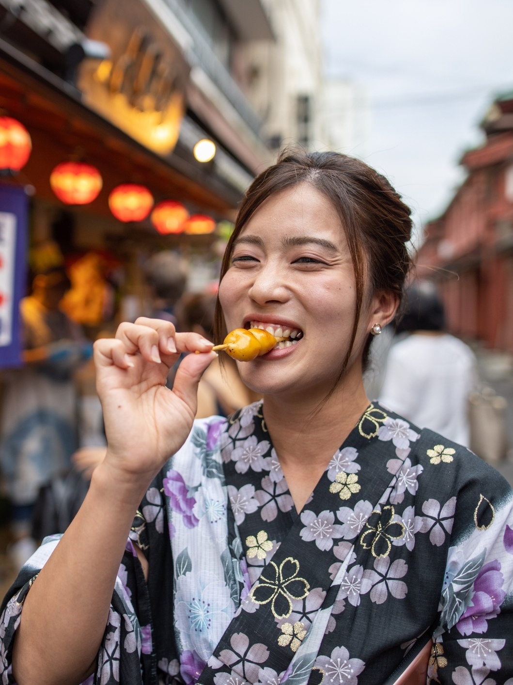 Pode comer e andar no Japão?