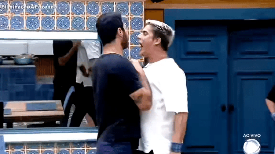 A Fazenda: Tiago e Shay foram expulsos após agressão - Reprodução/PlayPlus