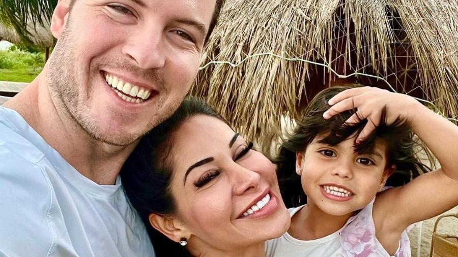 Maíra Cardi em foto com Thiago Nigro e a filha Sophia - Reprodução/Instagram