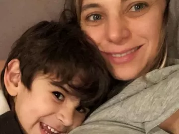 Estrela da TV chilena perde filho de 6 anos em incêndio trágico