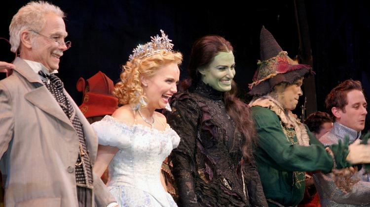 Kristin Chenoweth e Idina Menzel na estreia de 'Wicked' na Broadway, em outubro de 2003