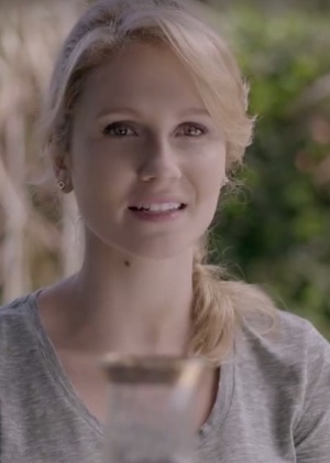 Aline Jones entra em "O Negócio" como Mia, e vai balançar a amizade das protagonistas - Reprodução - Reprodução