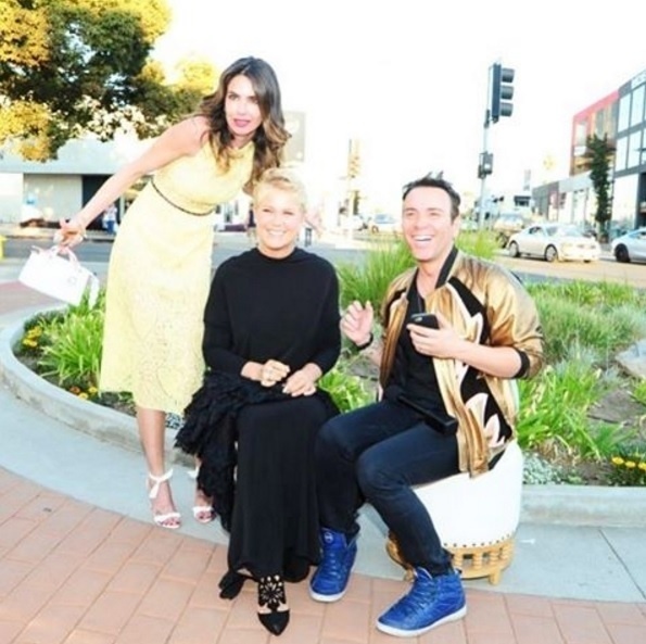 15.nov.2016 - Luciana Gimenez e Xuxa se encontram em Hollywood, Estados Unidos, e posam para foto ao lado do stylist Matheus Mazzafera. "Hotel Mazzafera chegou em Hollywood. Vocês merecem o melhor e pelo menos o melhor de mim vão ter É noisessssss", escreveu ele ao compartilhar o clique em sua conta do Instagram. "Adorei a foto!", comentou Luciana - Reprodução/Instagram/matmazzafera
