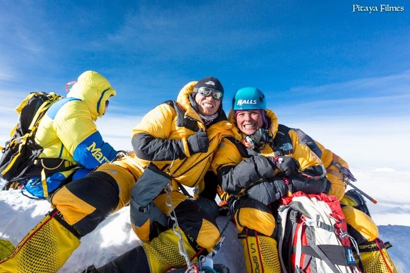 Expedição brasileira comandada por Karina Oliani durante escalada no Everest - Divulgação / Pitaya Filmes