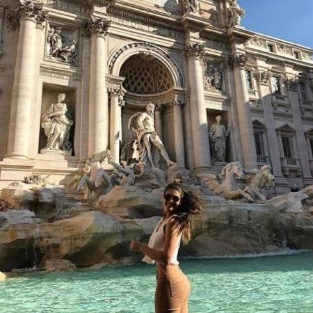 Ex-BBB Vivian Amorim faz pedido na Fonte de Trevi em Roma - Reprodução/Instagram Vivian Amorim