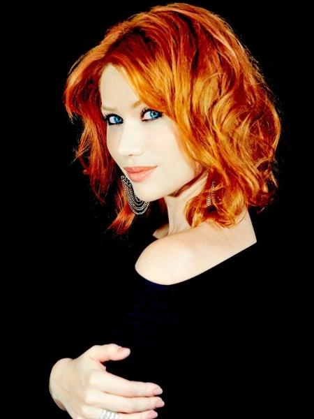 Gabi Petry, que foi "garota de programa" em "A Regra do Jogo", da Globo, assinou com o SBT para o elenco de "Poliana" - Divulgação) - Divulgação)