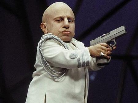 Verne Troyer em cena de "Austin Powers" - Reprodução