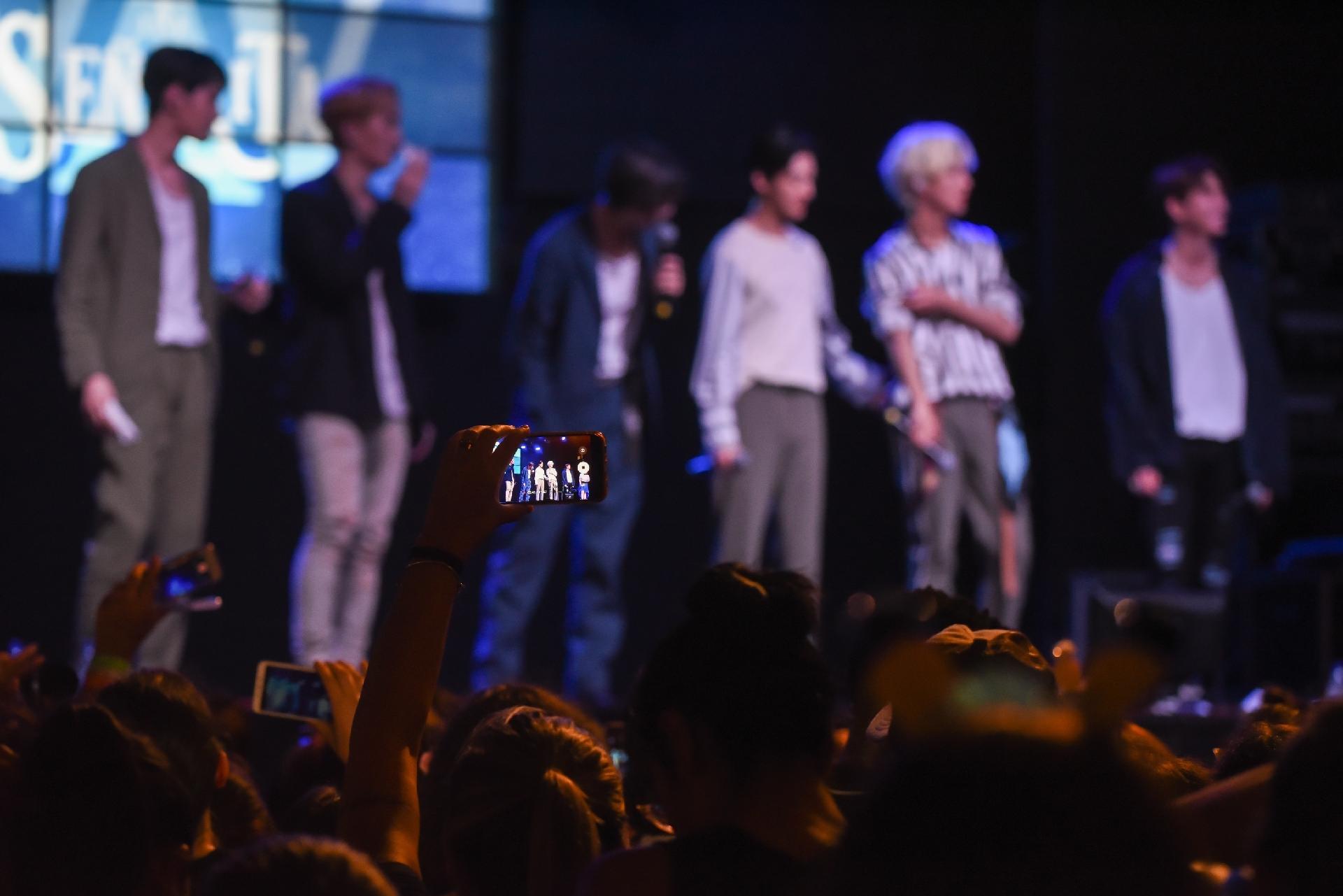 Grupo sul-coreano VAV faz show no Carioca Club, em São Paulo - Flavio Moraes/UOL