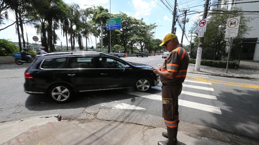 Substitutivo prevê alterações no CTB relacionadas a multas de trânsito, licenciamento do veículo e identificação veicular - Rivaldo Gomes/Folhapress