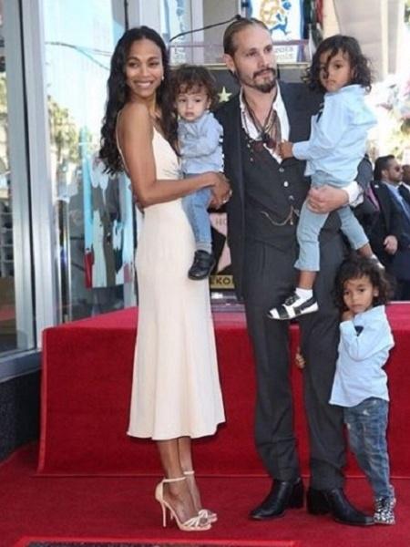 Zoe com o marido, Marco, e os três filhos - Reprodução/Instagram