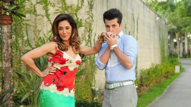 Tereza Cristina (Christiane Torloni) e o mordomo Crô (Marcelo Serrado) em 'Fina Estampa' Tereza Cristina (Christiane Torloni) e o mordomo Crô (Marcelo Serrado) em 'Fina Estampa'