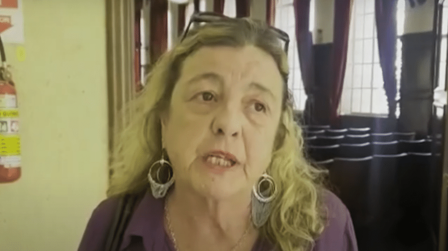 Denise Maria Menegheli Garcia defendeu a filha, Isabella Belchior, durante julgamento por crime cometido em 2019 - Reprodução/TV Record