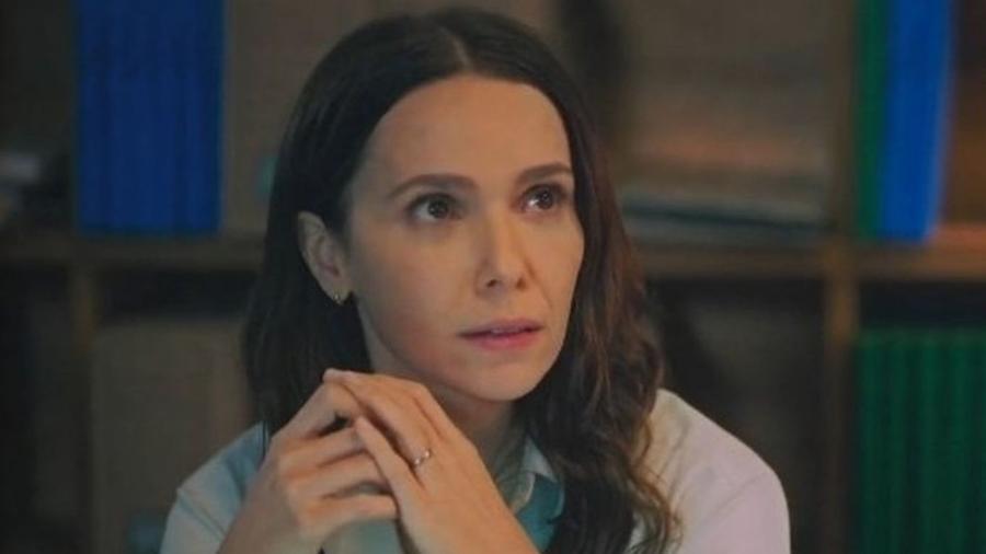 Lucinda (Débora Falabella) em cena de "Terra e Paixão" - Globo