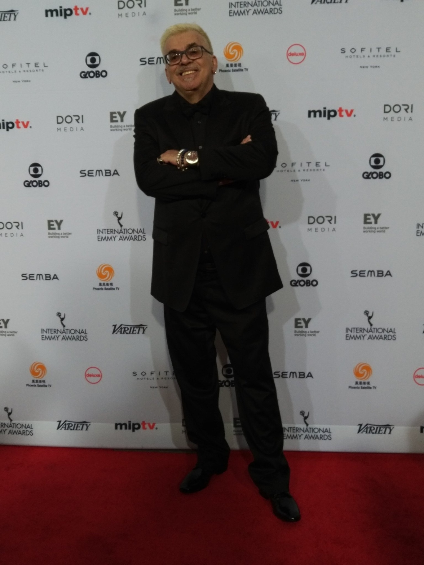 21.nov.2016 - O autor Walcyr Carrasco posa para fotos ao chegar para o 45ª cerimônia do Emmy Internacional, em Nova York - Divulgação/Emmy Internacional