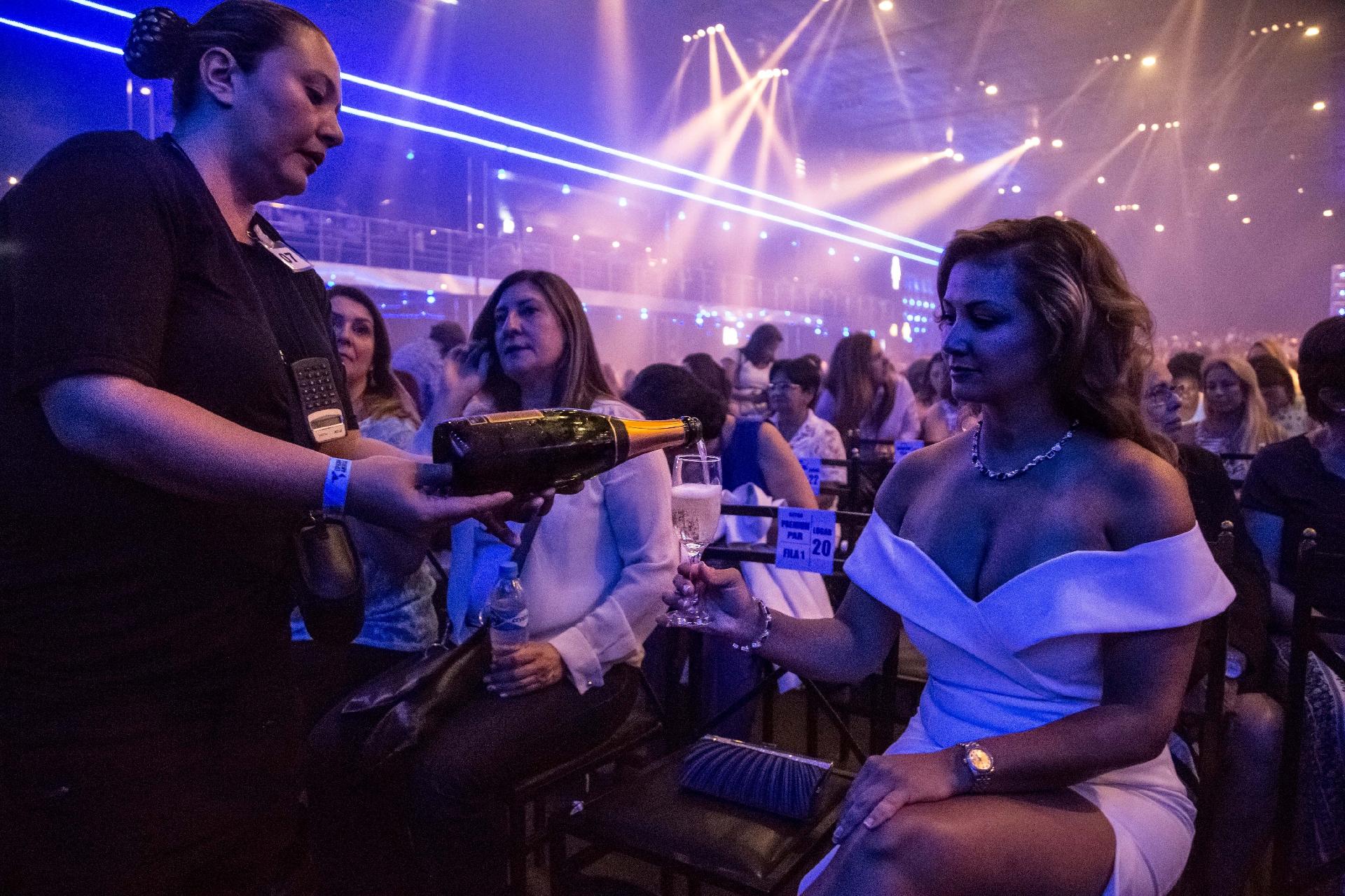 Roberto Carlos se apresenta para o público feminino no Espaço das Américas, em São Paulo - Amanda Perobelli/UOL
