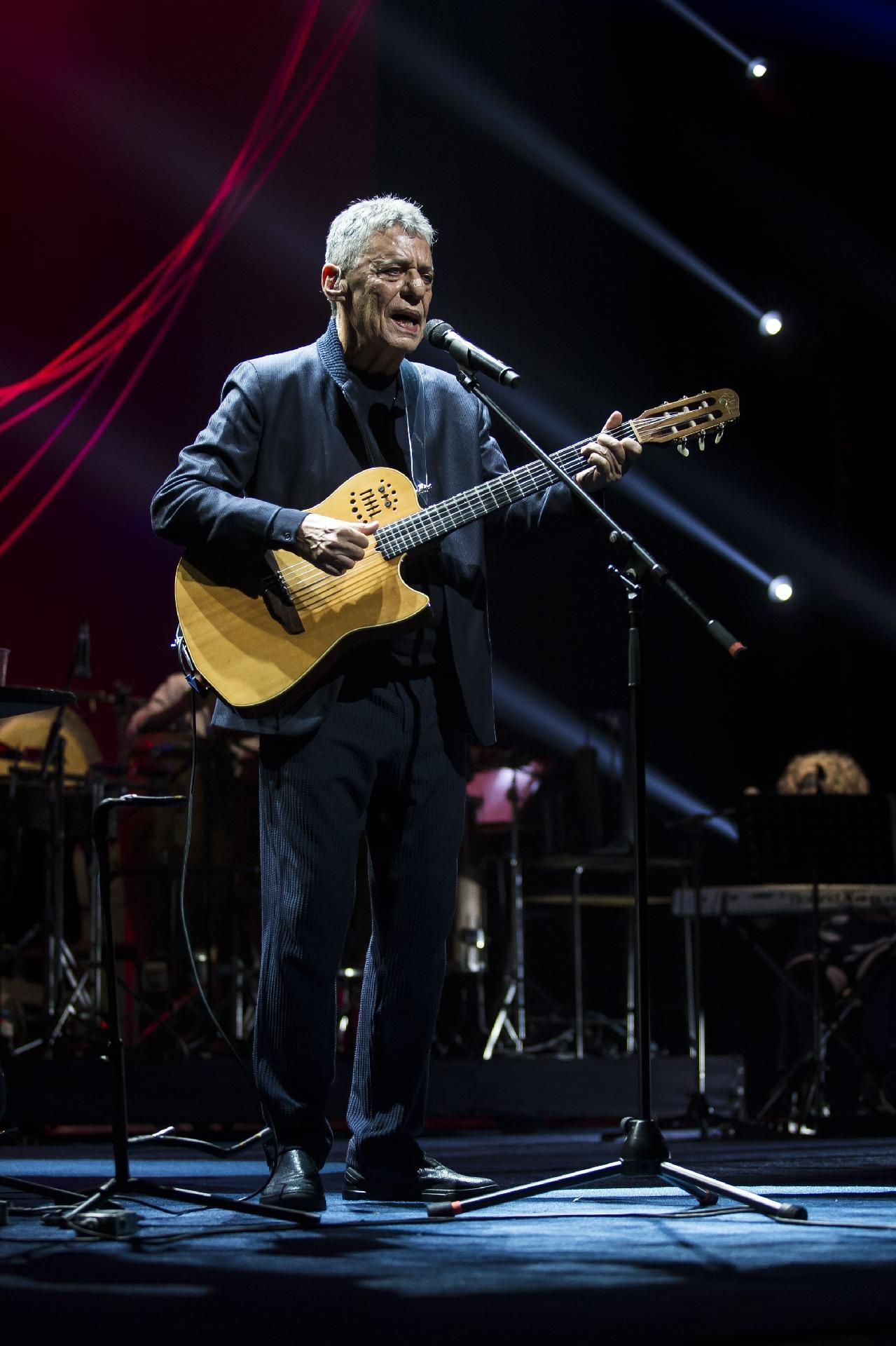 Chico Buarque apresenta para a imprensa duas canções da turnê Caravanas, na casa de espetáculos Vivo Rio, localizada no Museu de Arte Moderna, Aterro do Flamengo, na cidade do Rio de Janeiro - Bruna Prado/UOL