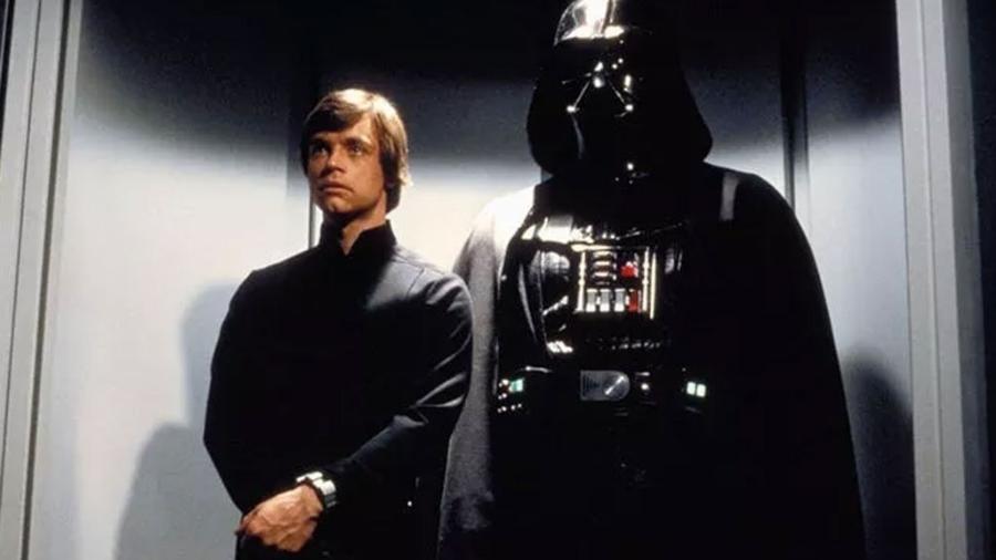 Mark Hamill e David Prowse em cena de "Star Wars: Episódio VI - O Retorno de Jedi" (1983) - Reprodução