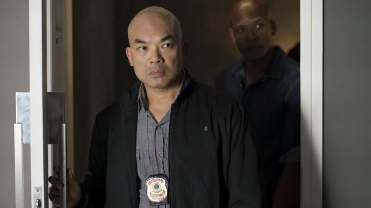 Agente China em cena da série "O Mecanismo" - KARIMA SHEHATA / NETFLIX – DIVULGAÇÃO - KARIMA SHEHATA / NETFLIX – DIVULGAÇÃO