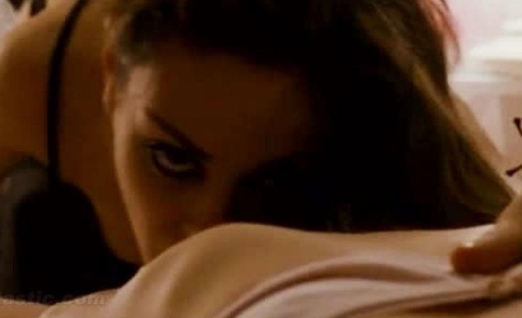 Mila Kunis e Natalie Portman em cena de "Cisne Negro" (2010) - Reprodução