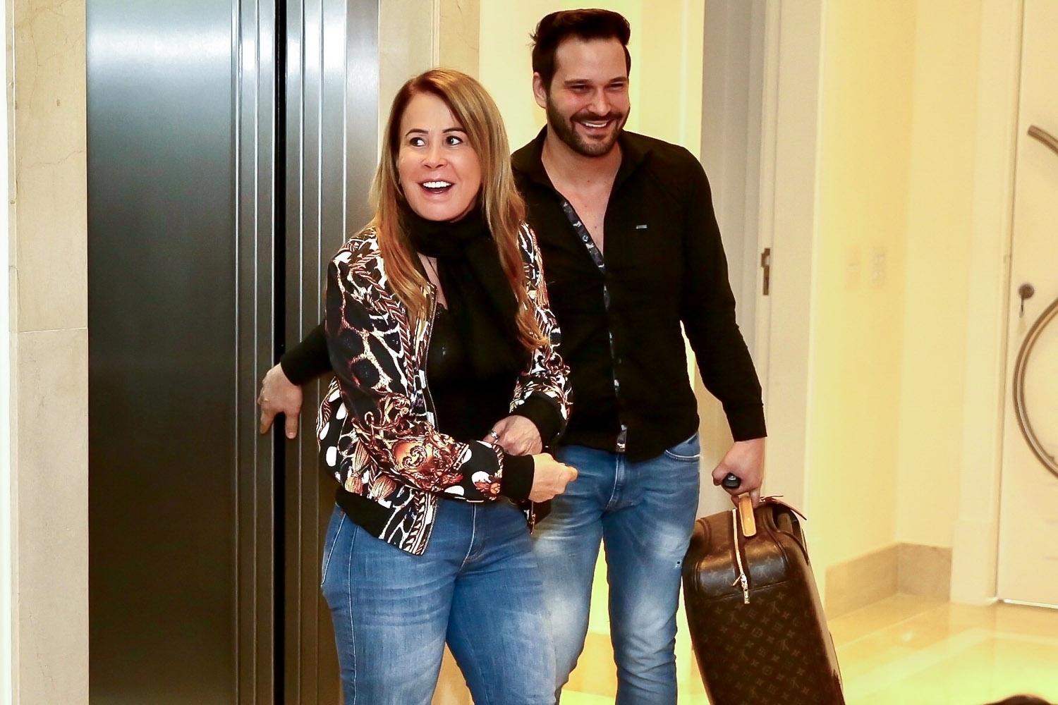 Zilu Camargo se choca ao chegar a sua festa surpresa com o namorado, o empresário Marco Ruggiero - Manuela Scarpa/Brazil News