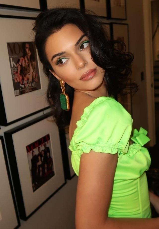 Neon verde é a nova cor favorita entre os looks das famosas; inspire-se - Reprodução/Instagram