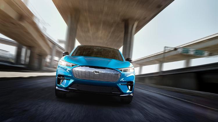Front grille sports Mustang trademark-turned-galloping horse - Press Release