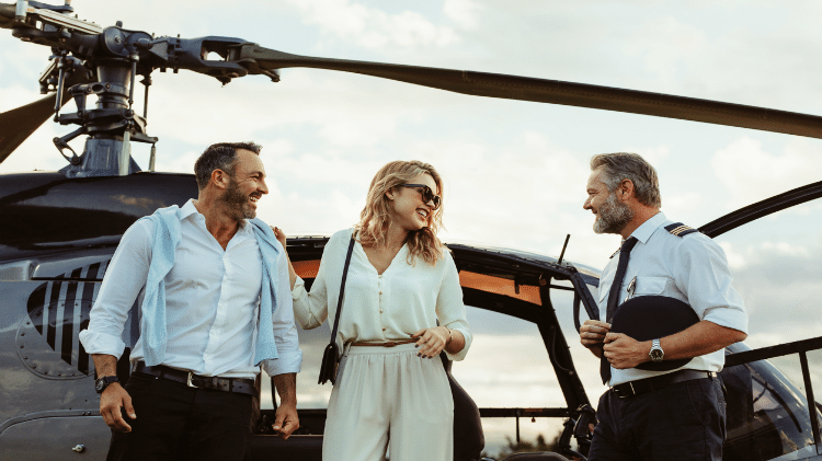 Passeio de helicóptero levará grupo ao começo da experiência VIP na Toscana - Divulgação/Oliver's Travel