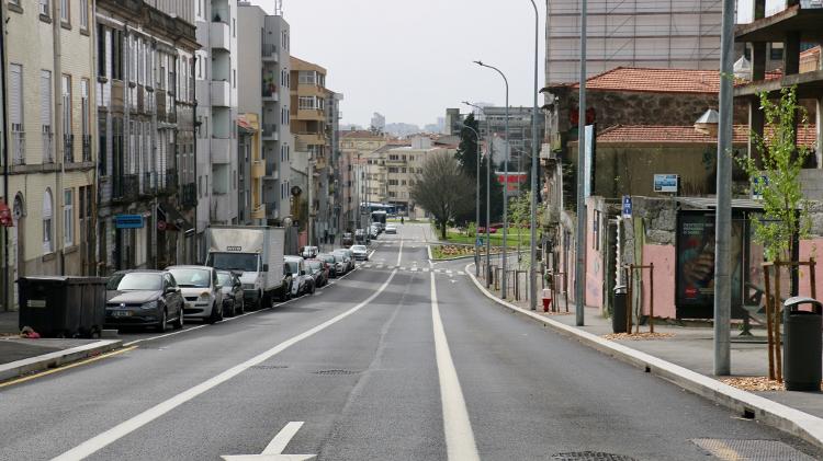 Avenida Fernão de Magalhães, uma das mais movimentadas da cidade: sem tráfego na manhã de quinta-feira - Lira Neto