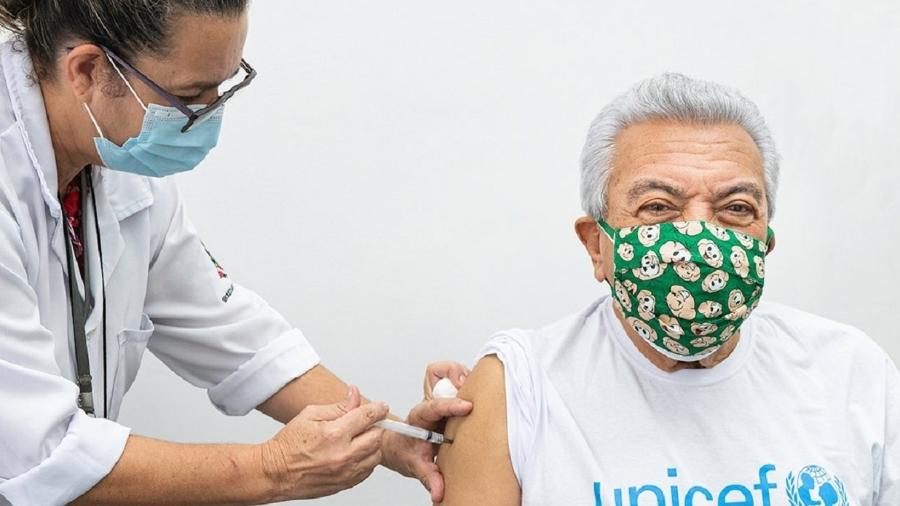 Mauricio de Sousa recebe vacina contra a covid-19 - Reprodução/Twitter