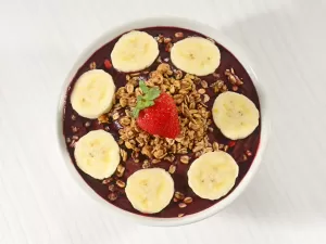 Aumenta energia rápido, fortalece imunidade: os benefícios do açaí