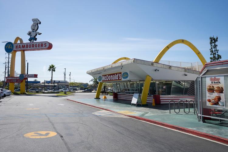 McDonald's mais antigo do mundo, aberto desde 1953 em Downey, na Califórnia