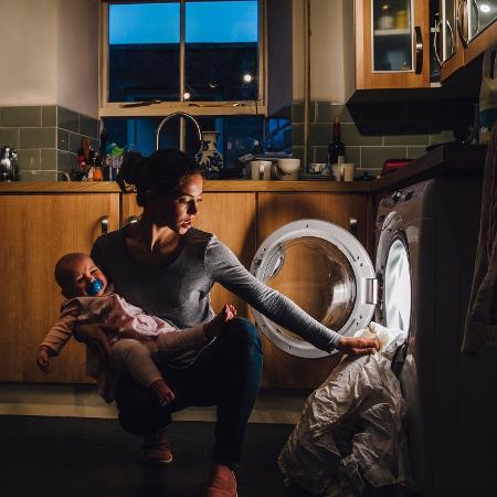 Sobrecarregadas e com medo: é comum mulheres serem vítimas de ofensas quando lutam pela pensão Sobrecarregadas e com medo: é comum mulheres serem vítimas de ofensas quando lutam pela pensão