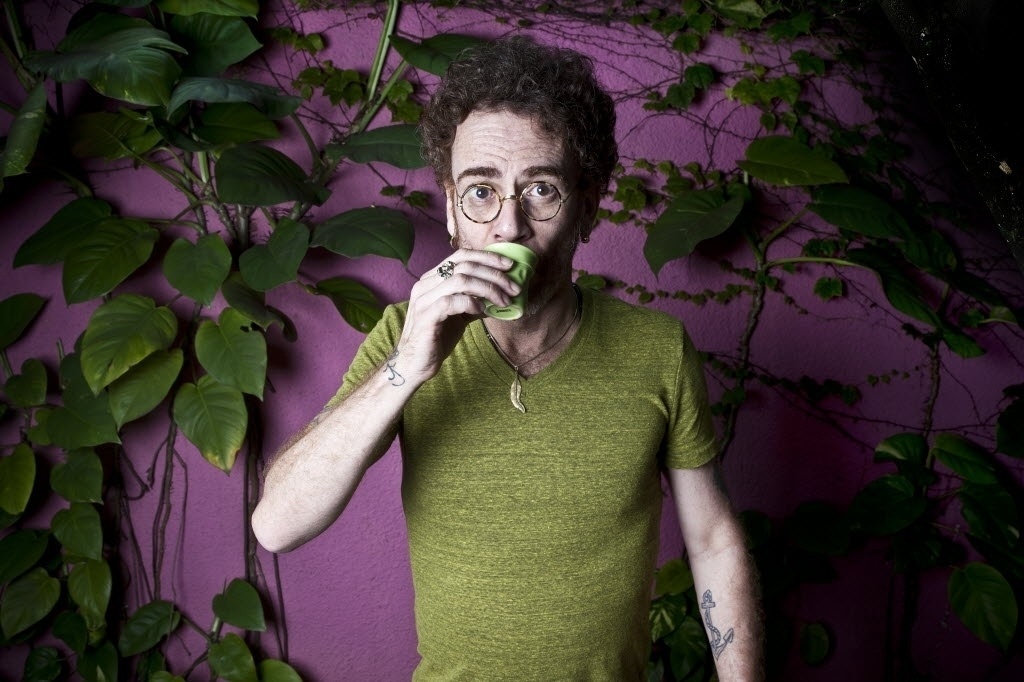 O cantor Nando Reis posa para foto em sua casa, no bairro do Pacaembu, em São Paulo - Lucas Lima/UOL