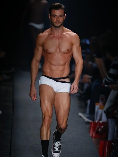 Alexandre Schneider/UOL