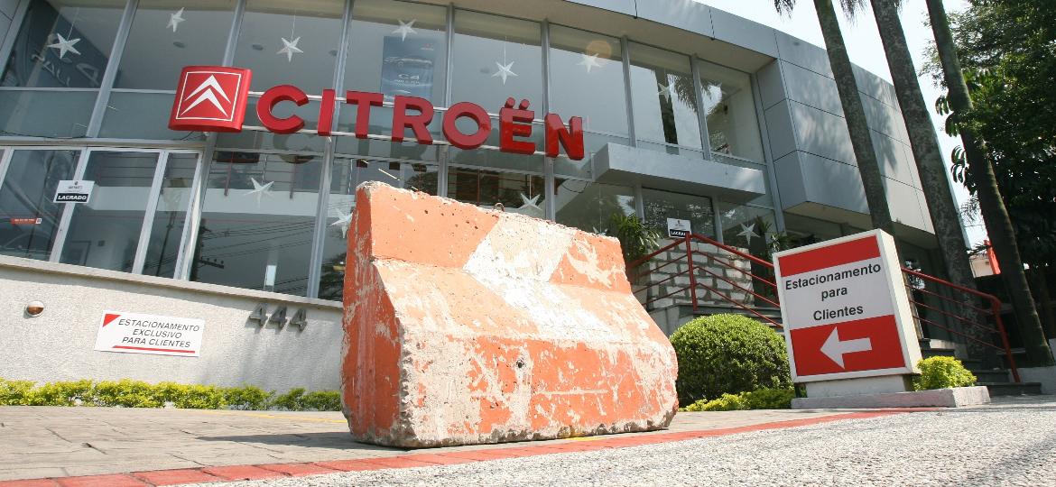 Concessionária Citroën em São Paulo (SP): na maior cidade do país serão três revendas afetadas pela decisão - Robson Ventura/Folha Imagem