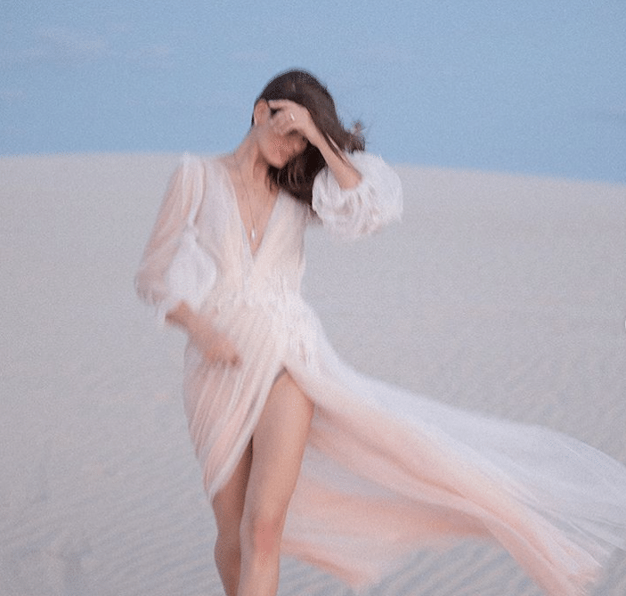 Camila Queiroz e Klebber Toledo: Veja fotos do ensaio pré-wedding do casal - Reprodução/Instagram