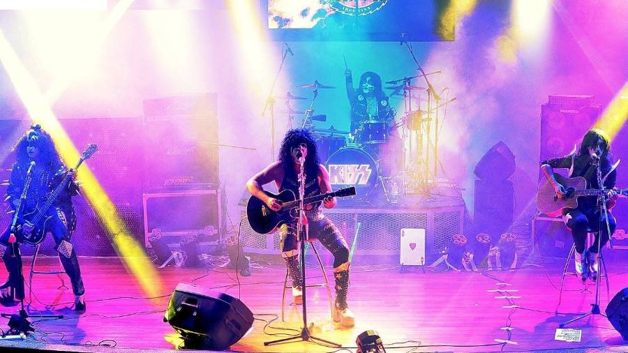 Os integrantes da banda cover Kiss Alive Tribute Argentina - Reprodução/Facebook