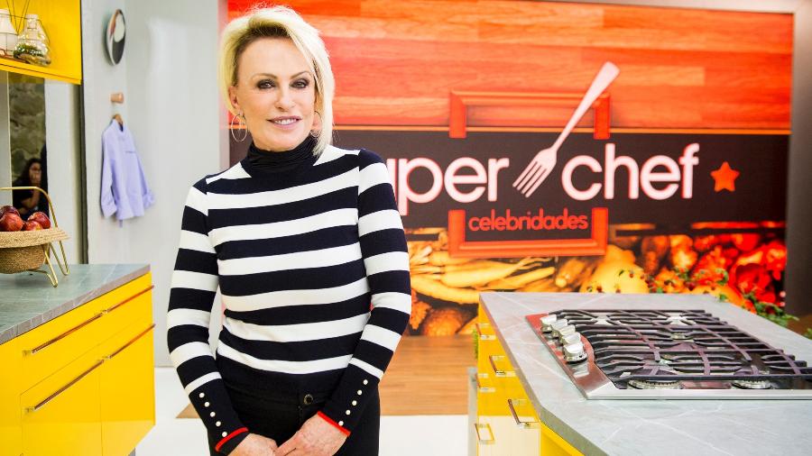 Ana Maria Braga apresenta participantes de quadro "Super Chef" - João Cotta/Globo