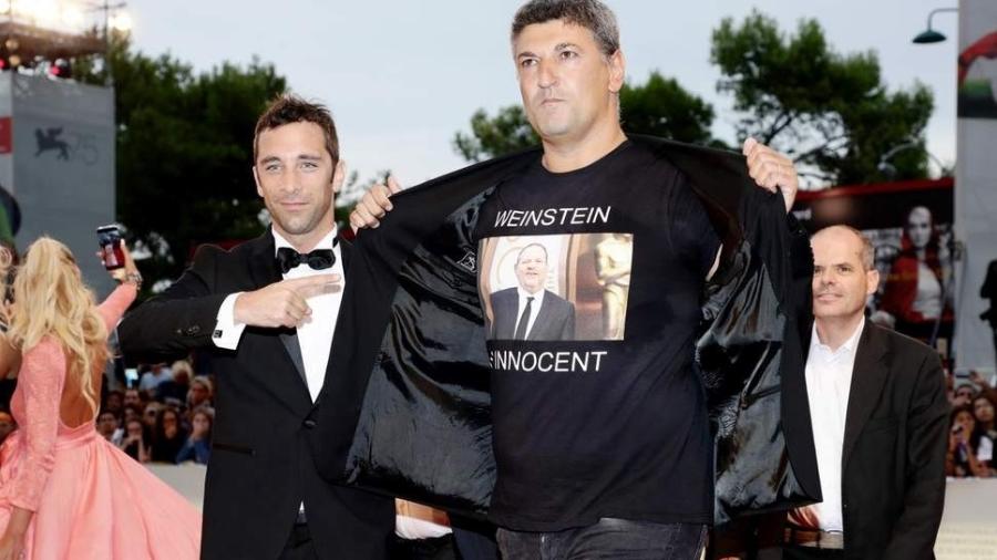 Luciano Silighini Garagnani posa com camisa pró-Weinstein - Getty Images