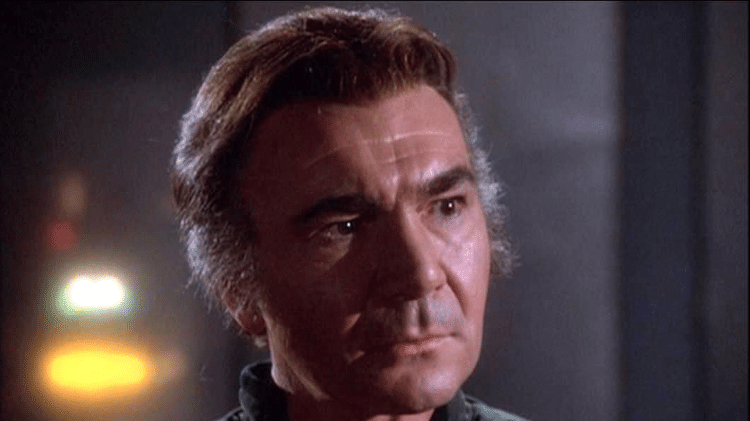 O ator John Colicos em cena de "Battlestar Galactica" - Reprodução - Reprodução