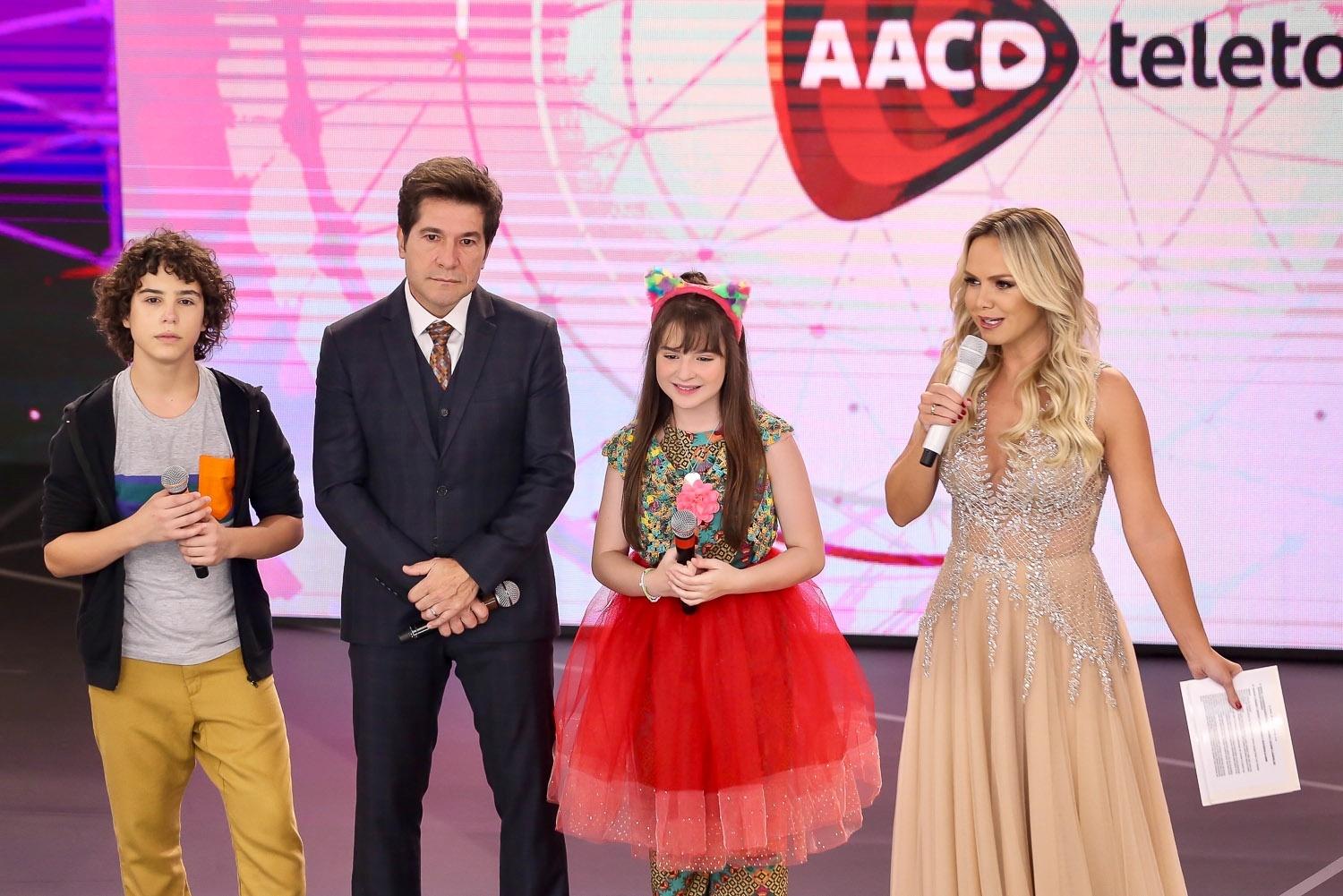 Famosos e elenco do SBT participam do Teleton na noite desta sexta-feira (9) - Manuela Scarpa/Brazil News