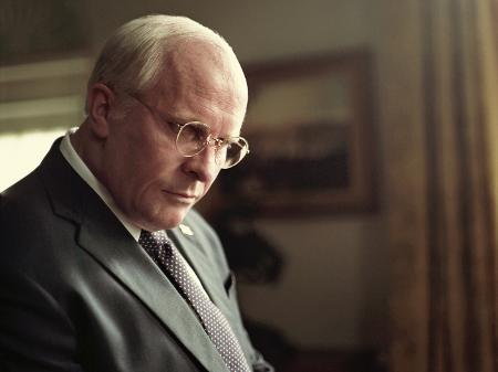 Christian Bale está irreconhecível com Dick Cheney no filme "Vice" - Divulgação